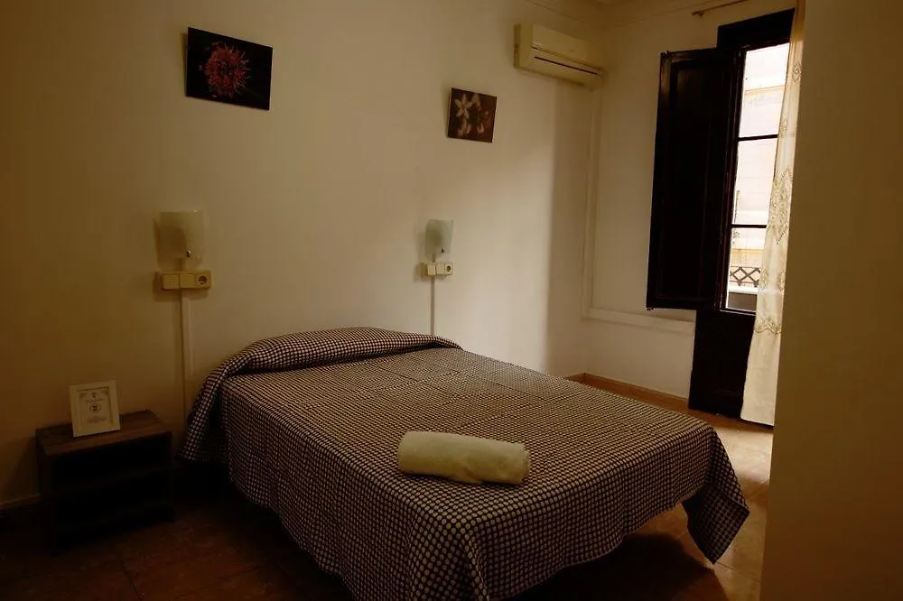 מלון ברצלונה Hostal Dragonfly Bcn