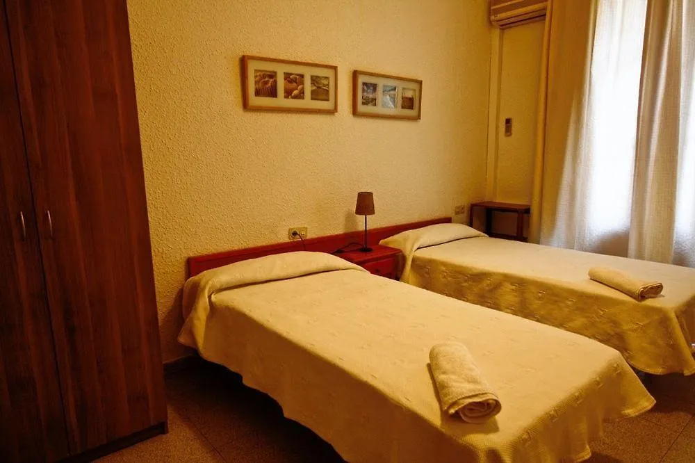 ברצלונה Hostal Dragonfly Bcn מלון